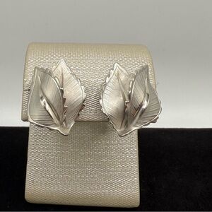 Vintage Giovanni Silver Tone Leaf Clip-On Earrings